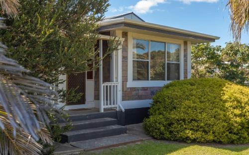 Seaside Escape 4 Brittain St Port Elliot — hotel in Port Elliot
