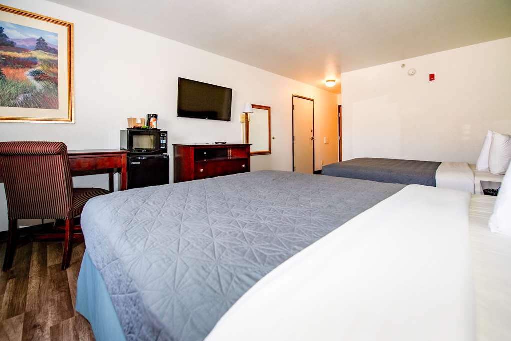 Rodeway Inn Central Colorado Springs - photo 26