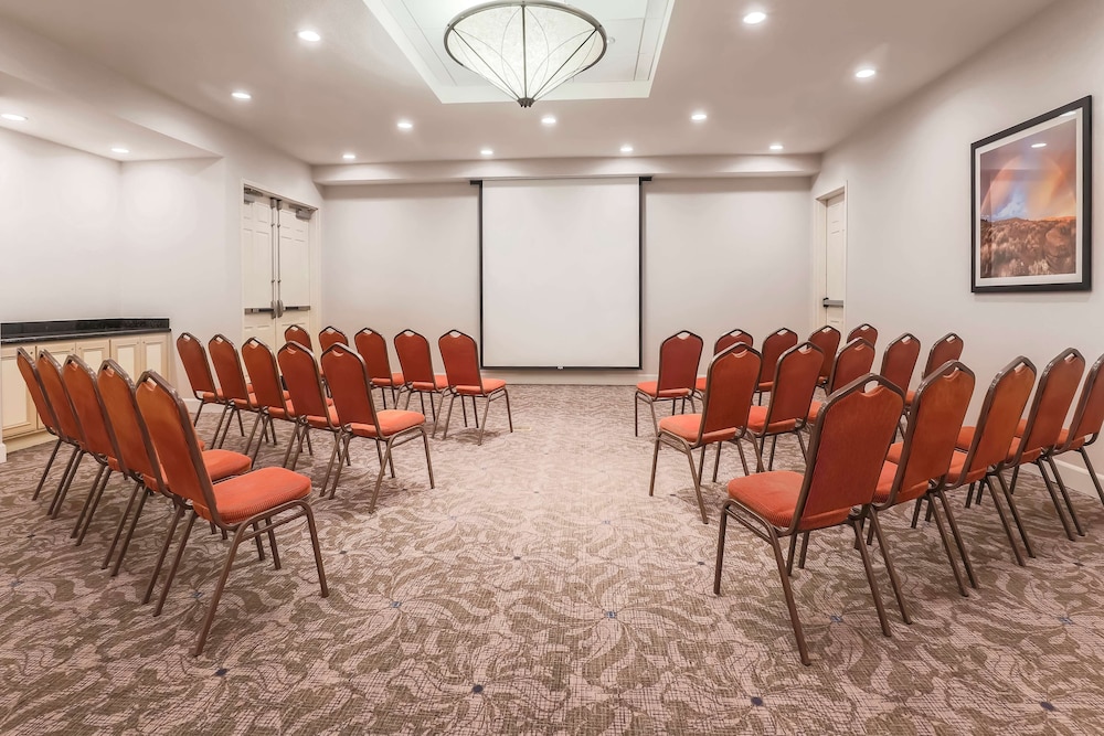 Hilton Garden Inn Reno - photo 46