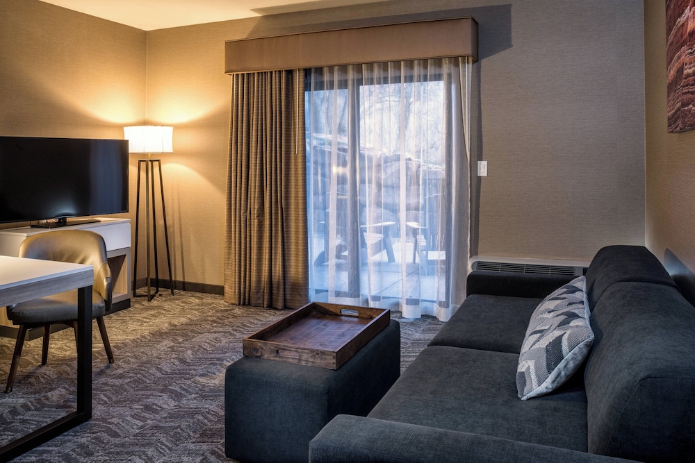 SpringHill Suites by Marriott Springdale Zion National Park - photo 8