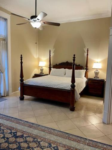The Justin Room at The Eastland Historic Hotel — hotel in Eastland