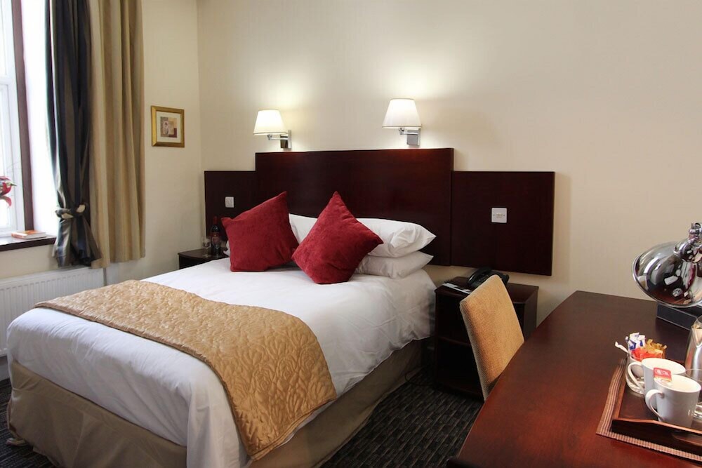 Vista Hotel - carbon neutral hotel in Llanelli