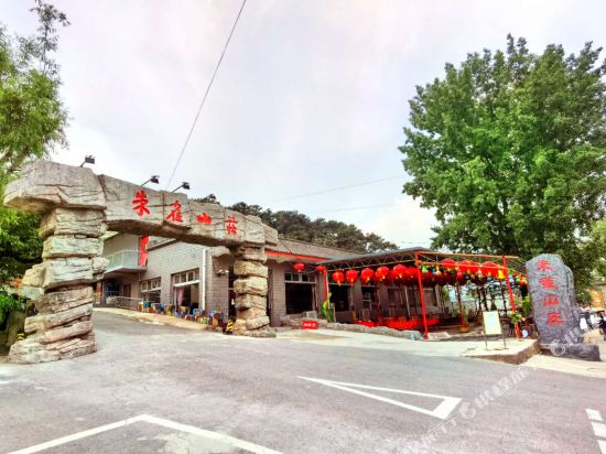 Zhuque Manor - carbon neutral hotel in Beijing