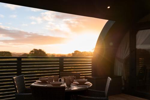 Pepperwood Pods - last minute hotel in Worlaby