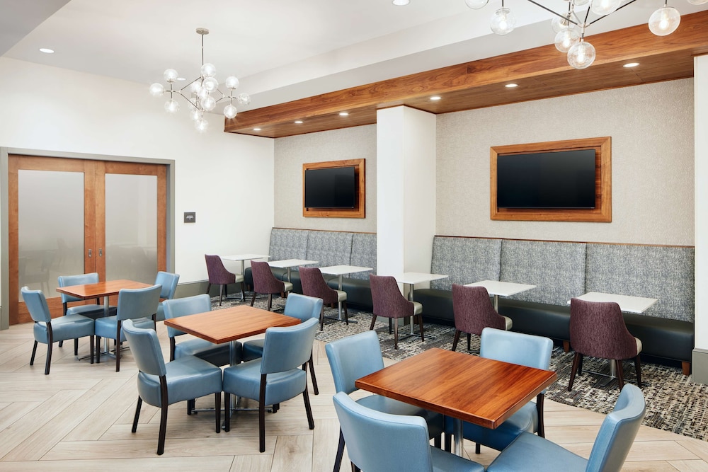 Embassy Suites by Hilton Atlanta Airport North - photo 26