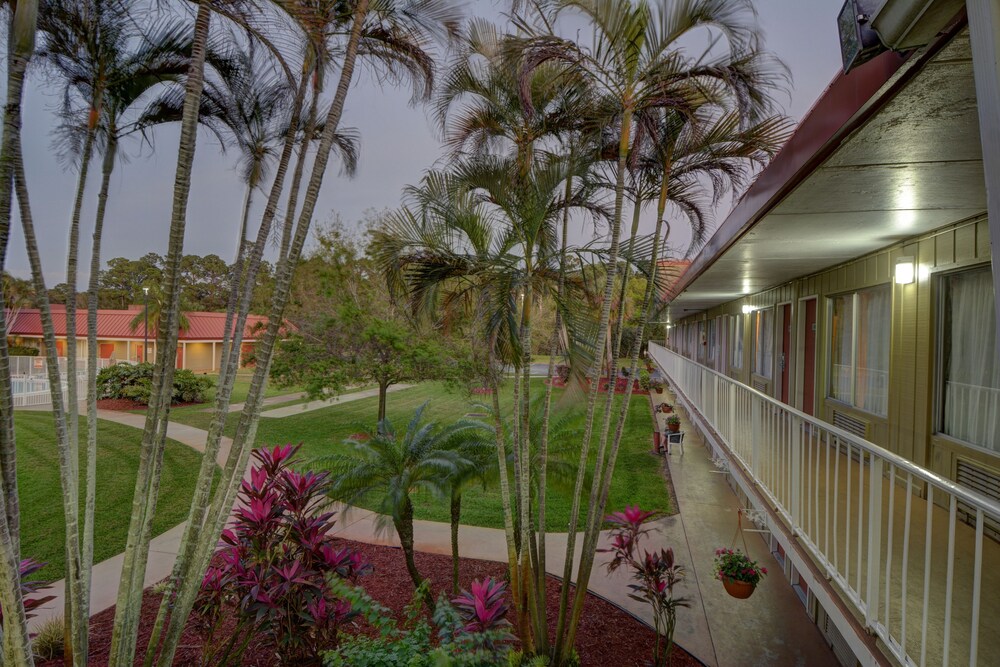 Vero Beach Inn & Suites I 95 - photo 23
