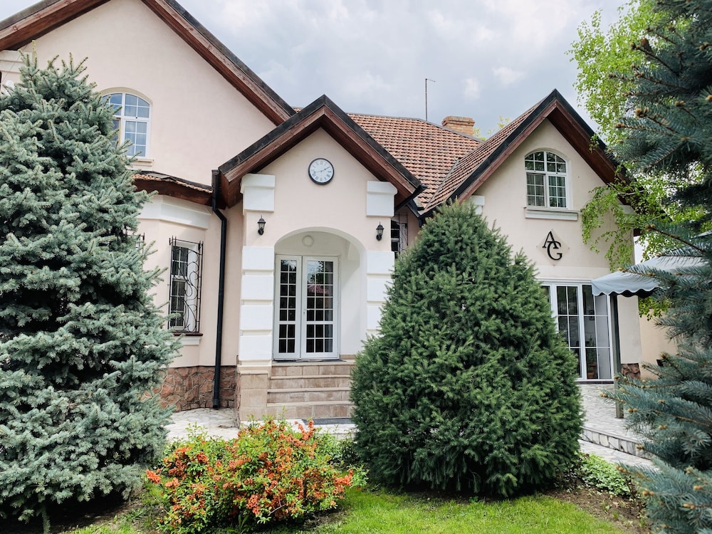 Astoria Garden — 4-Star Luxury Hotel in Bishkek, Kyrgyzstan