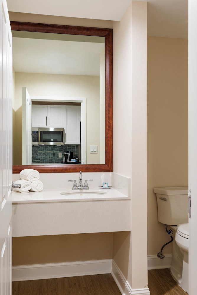 The Capri Inn - photo 25