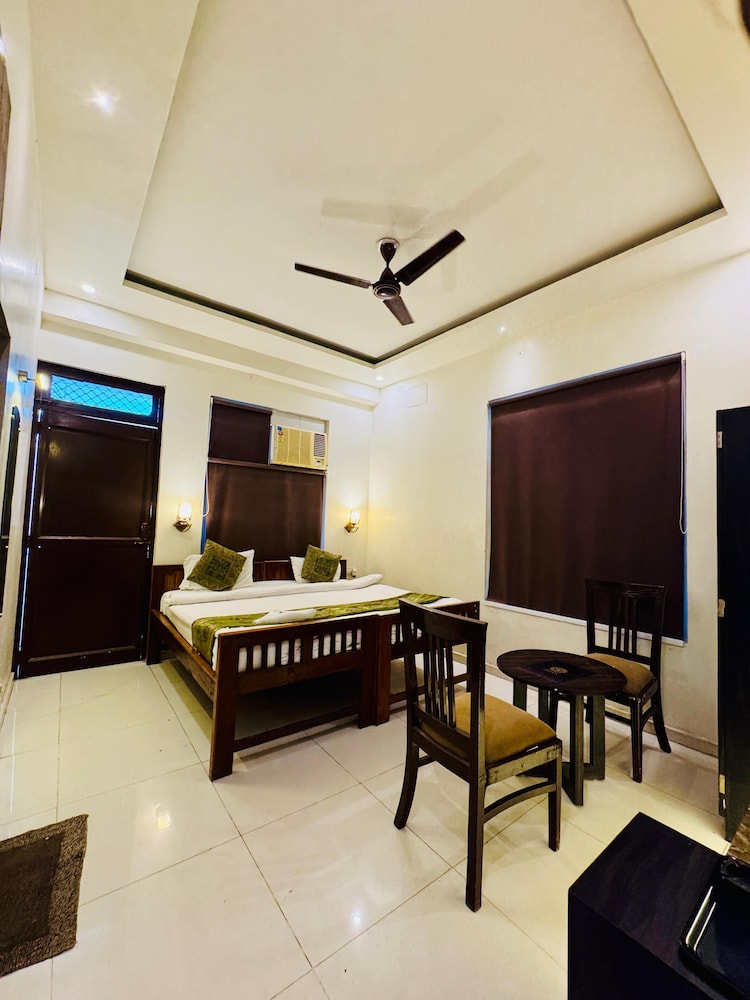 Sahani Hotel — Varanasi — photo 5