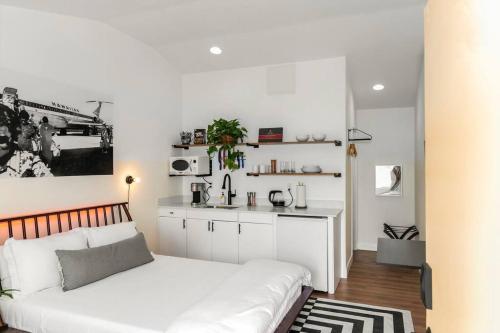 Kaelua Studio suite liʻiliʻi — 4-Star Luxury Hotel in Chandler, United States