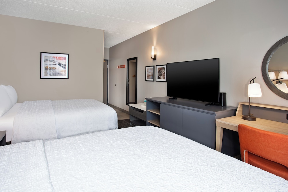 Hampton Inn & Suites Newark Airport Elizabeth - photo 31