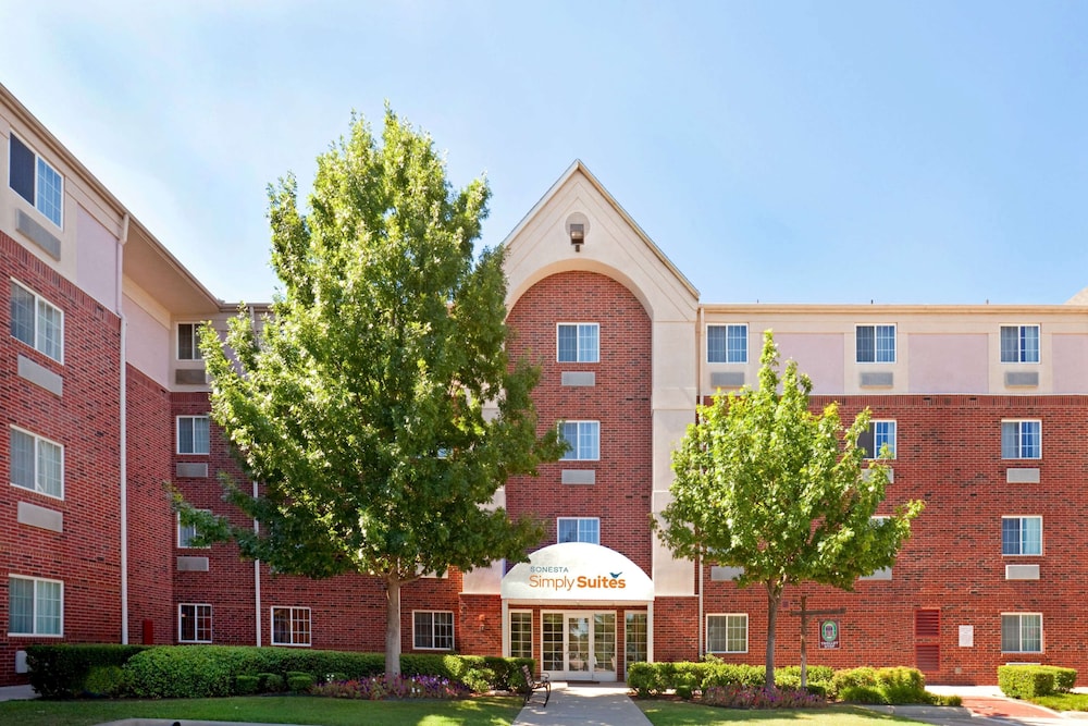 Sonesta Simply Suites Arlington Entertainment District - featured photo