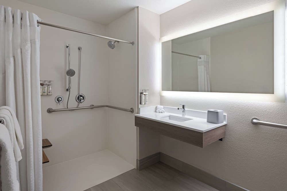 Holiday Inn Express Sheboygan Kohler by IHG - photo 22