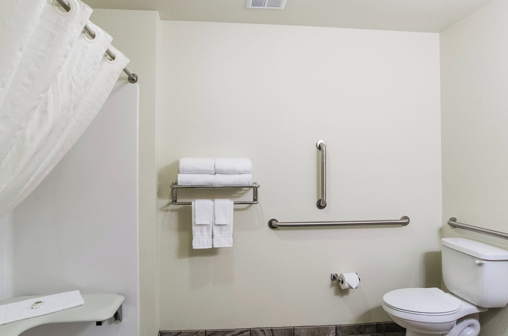 Cobblestone Inn & Suites Guernsey - photo 18