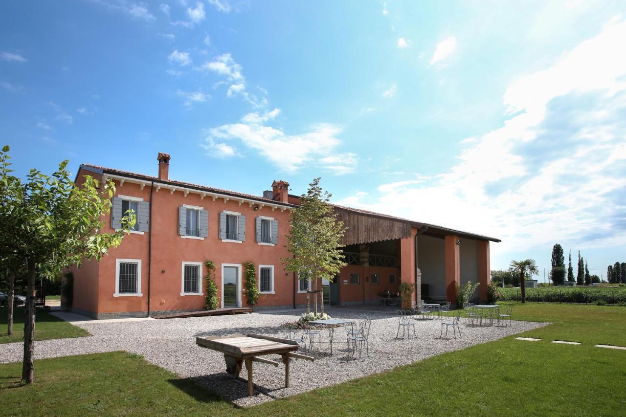 Corte Reginella - last minute hotel in Roverbella