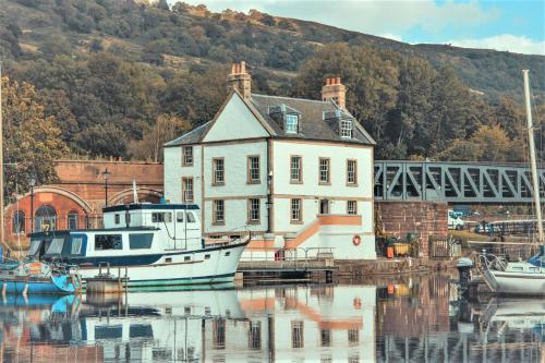 Custom House Hotel - last minute hotel in Unknown City