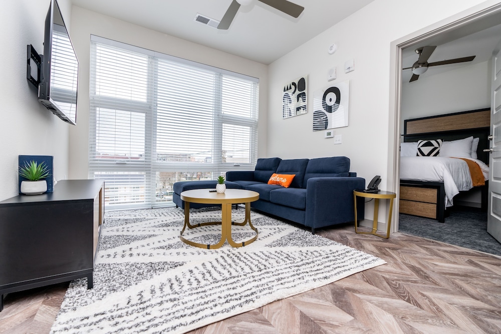 Yugo Guest Suites - photo 11