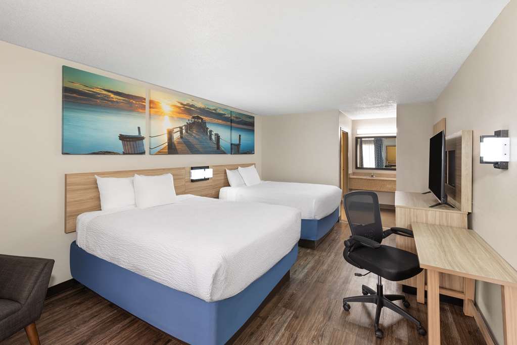 Days Inn by Wyndham Oak Grove Ft. Campbell - photo 9