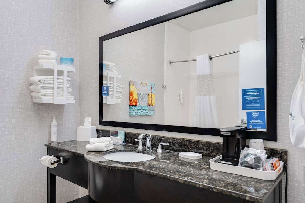 Hampton Inn Bloomington West - photo 28