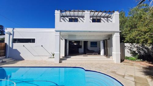 Malmesbury Self catering — 4-Star Luxury Hotel in Malmesbury, South Africa