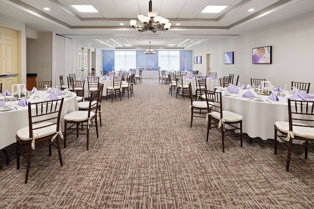 Hilton Garden Inn Milford - photo 32