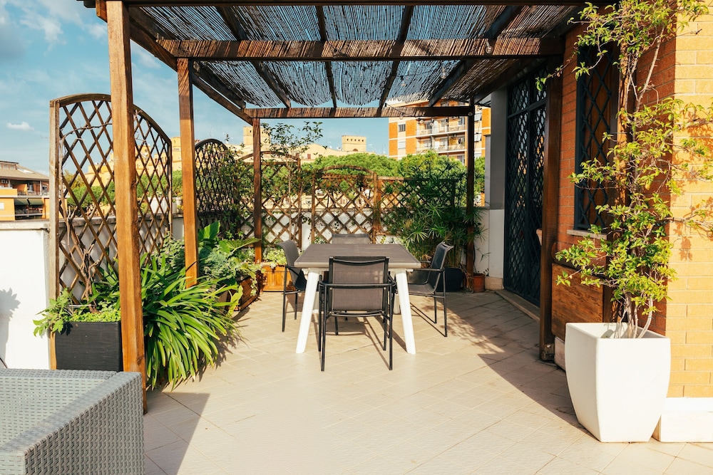 Sunset Apartment — 4-Star Luxury Hotel in Rome, Italy