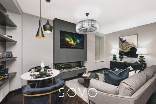 Luxury Romantic West End Apartment With Jacuzzi Spa Bath — 4-Star Luxury Hotel in Edinburgh, United Kingdom