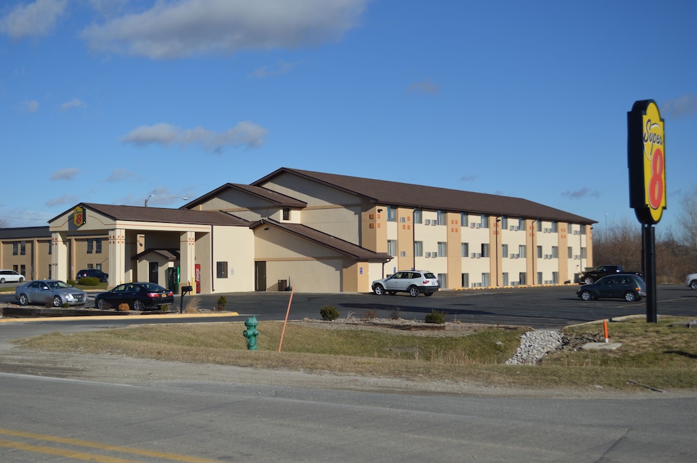 Super 8 Ames - photo 31