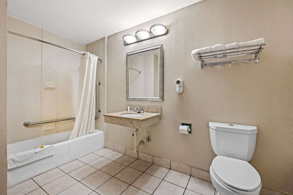 Super 8 by Wyndham Garysburg Roanoke Rapids - photo 15