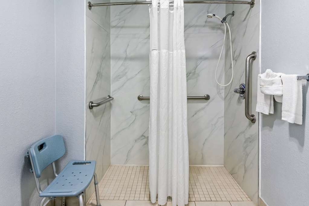 Super 8 by Wyndham Grand Prairie Southwest - photo 14