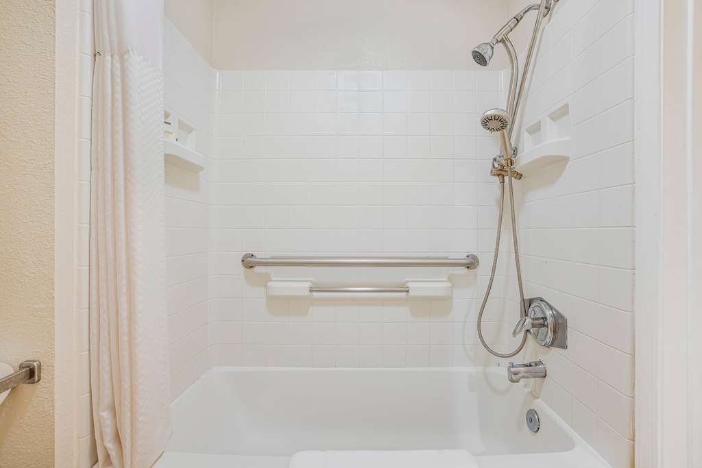 Super 8 by Wyndham Auburn - photo 31