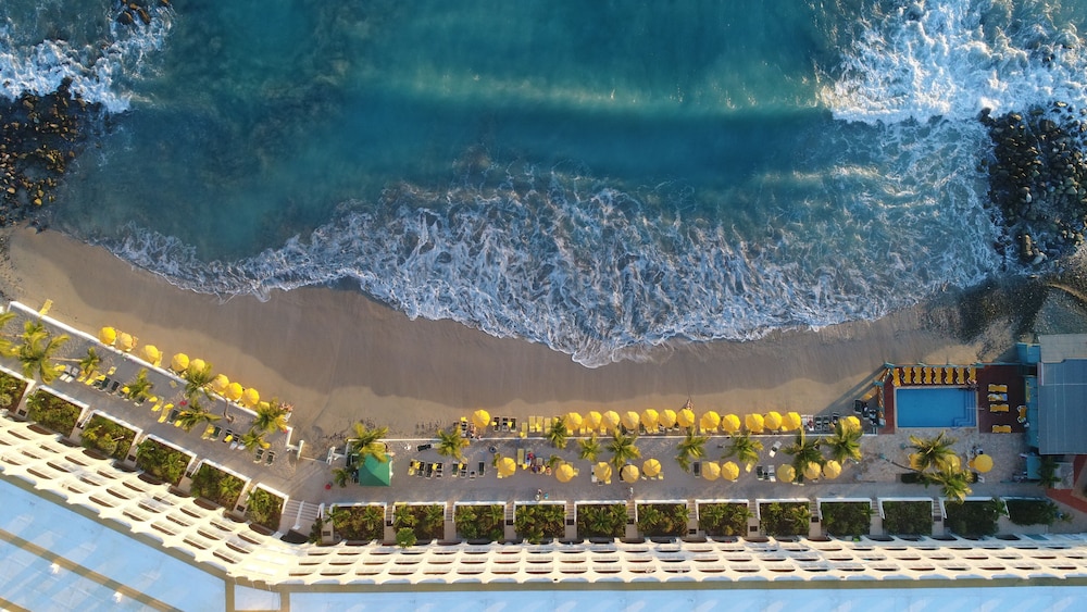 Belair Beach Hotel — hotel in Philipsburg