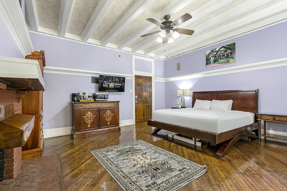 Canal Express Rooms - photo 7