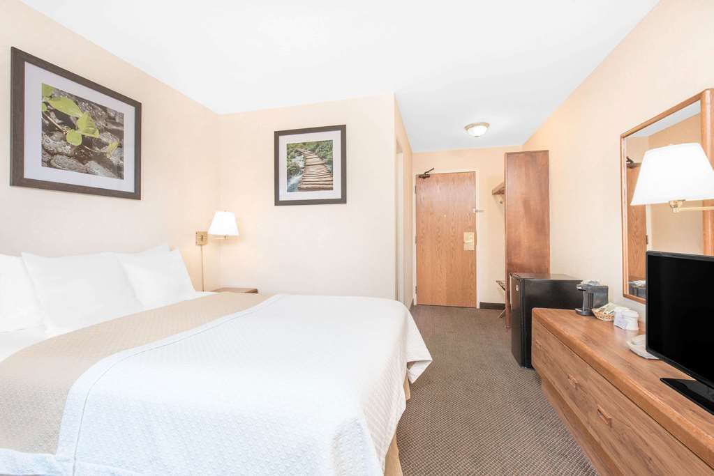 Days Inn by Wyndham West Rapid City - photo 4