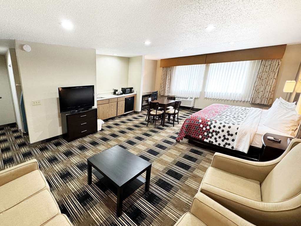 Econo Lodge Wausau Rothschild - photo 20