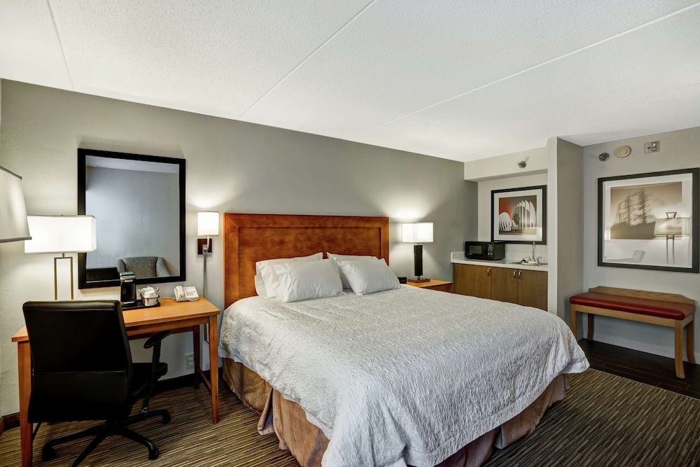 Hampton Inn Norfolk Naval Base - photo 8