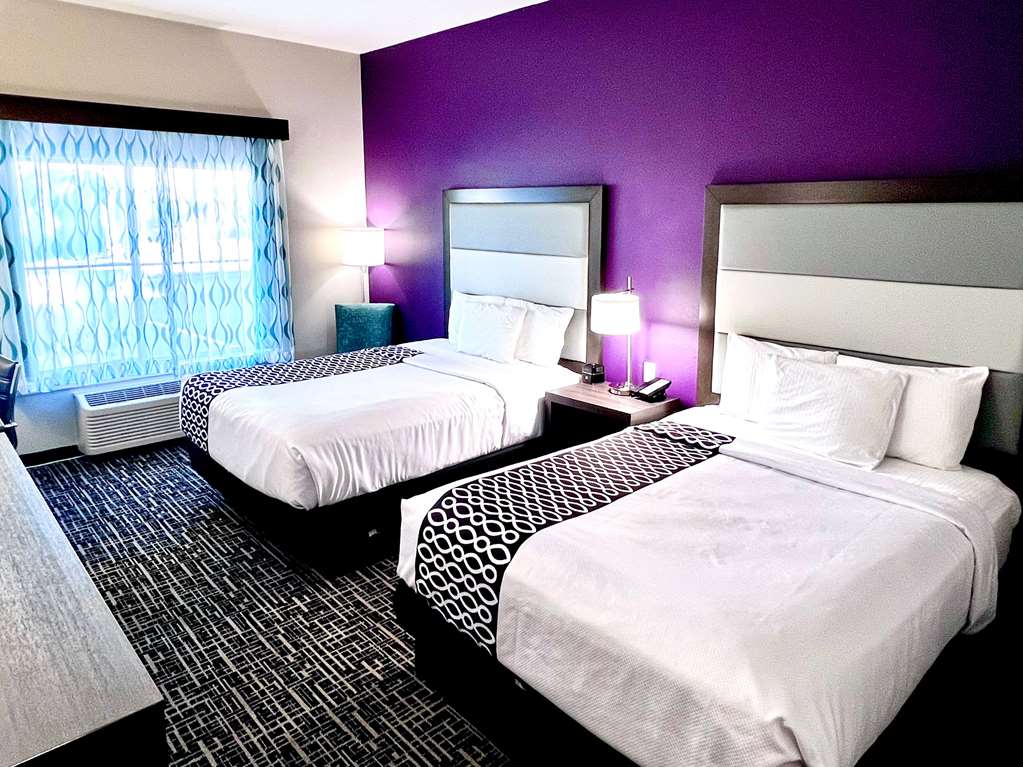 La Quinta Inn & Suites by Wyndham Pharr North McAllen - photo 24