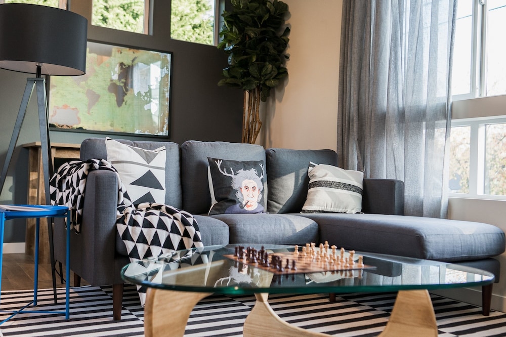 Sky Mark Lux 2 Seattle’s Best Modern 3BD HomeTel in Seattle, United States