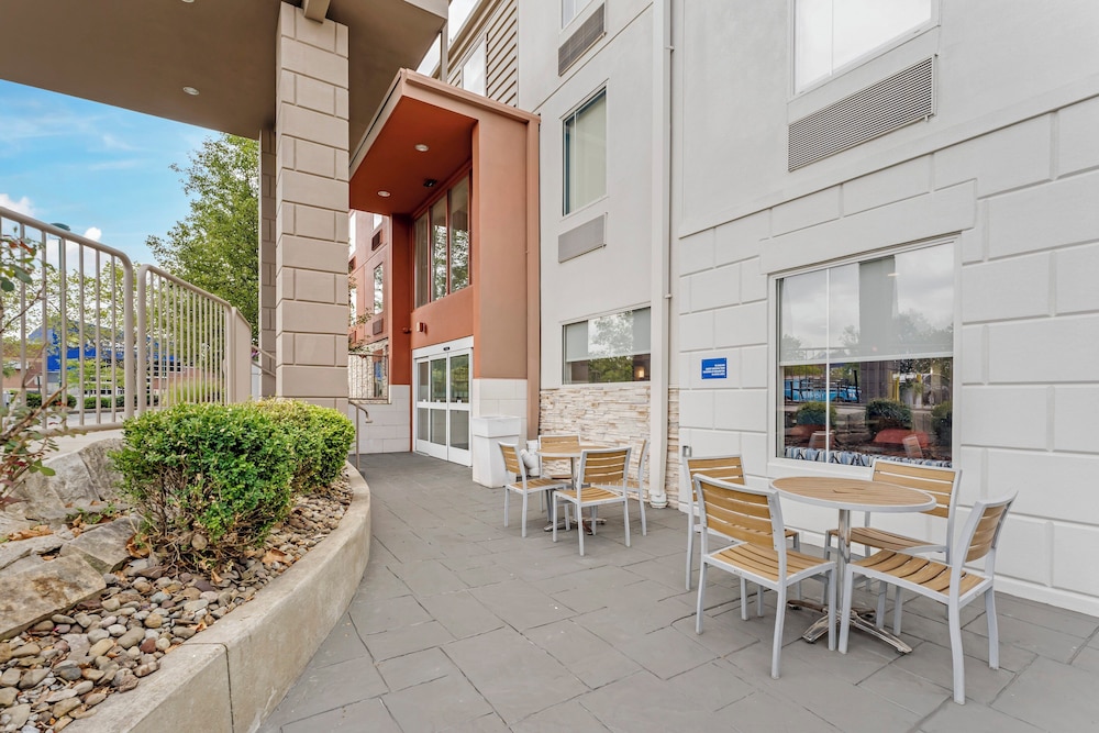 Holiday Inn Express Pittsburgh East Mall Area by IHG - photo 33