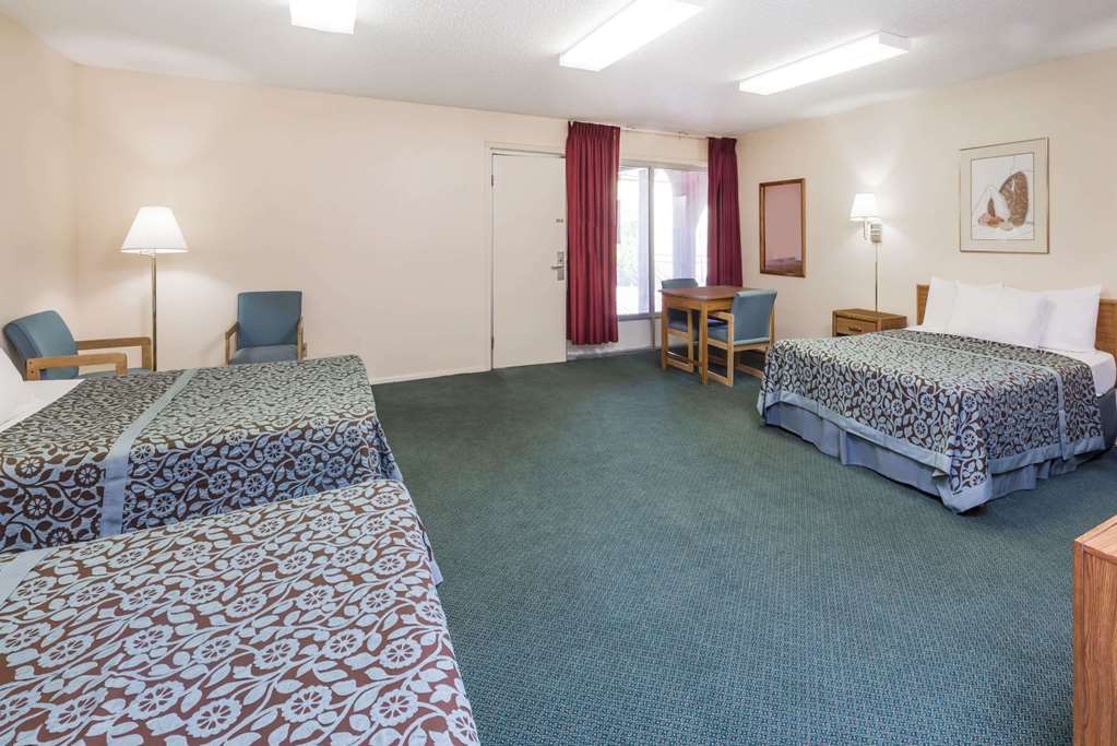 Days Inn by Wyndham Socorro - photo 11