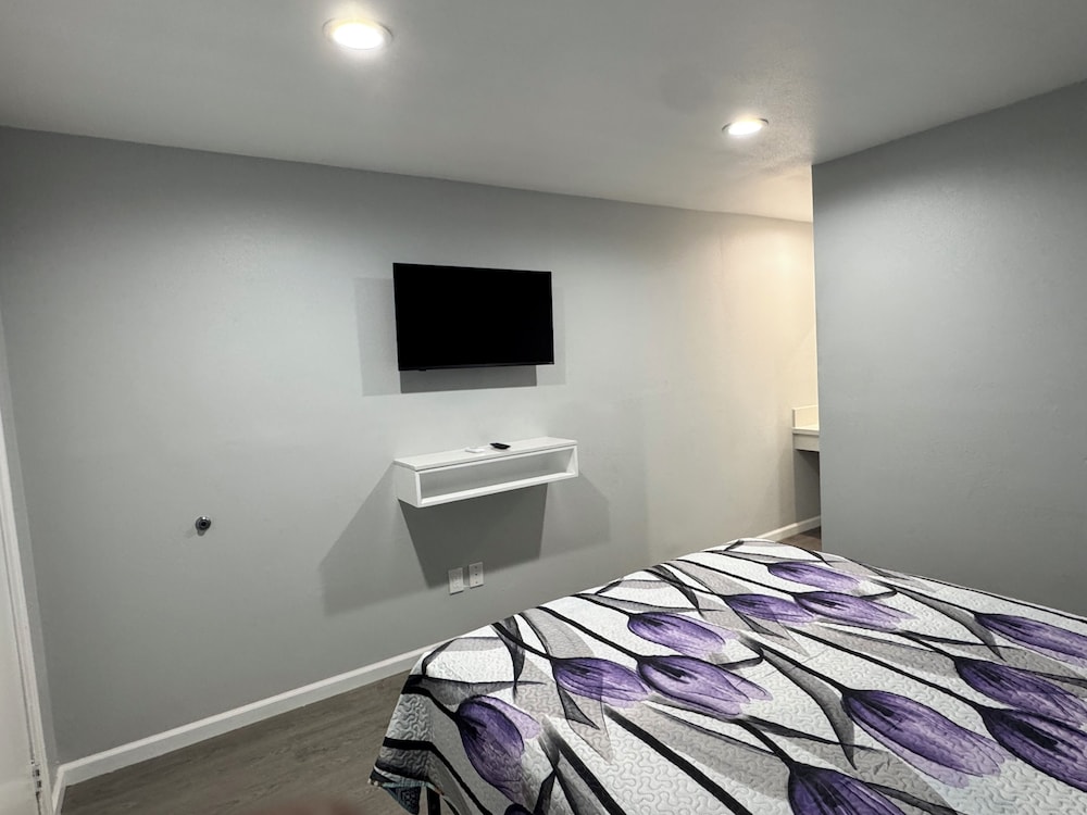 Angel Motel near Anaheim in Orange, United States