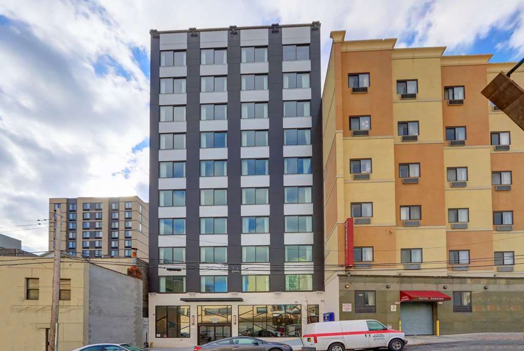 Microtel Inn by Wyndham Long Island City - photo 3