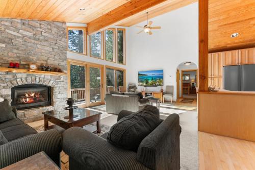 The Wildwood Lodge — 4-Star Luxury Hotel in Tahoe Vista, United States