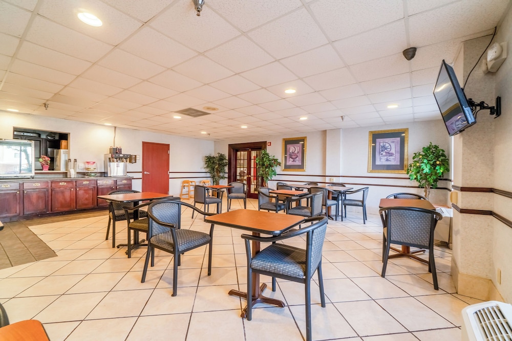 Ark Suites By Oyo Jonesboro I 555 - photo 61