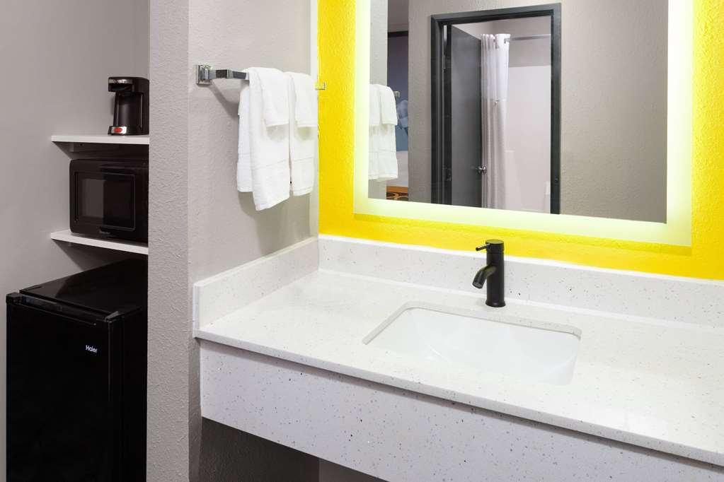 Super 8 by Wyndham Olney - photo 18