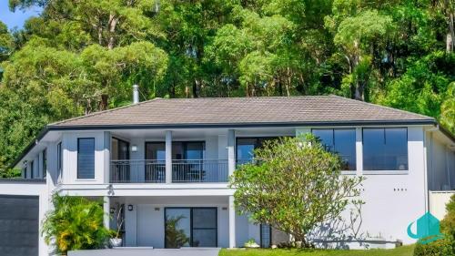 Splendour Hideaway Luxury pool at Caves Beach — Caves Beach — photo 3