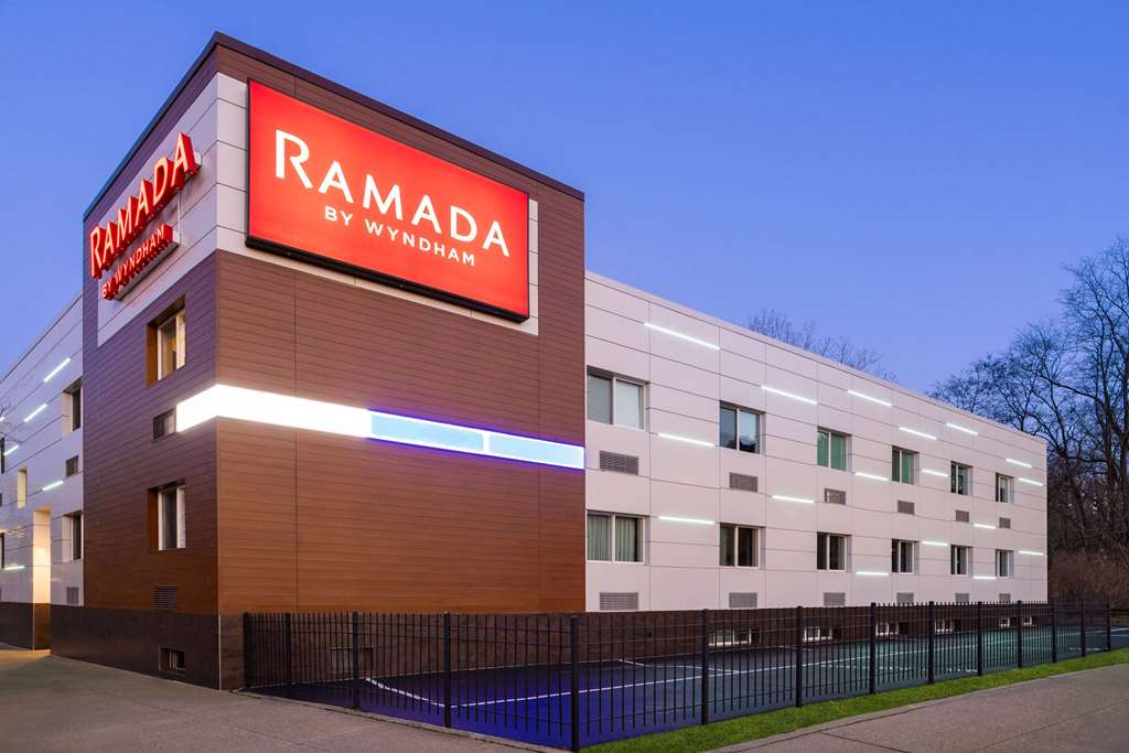 Ramada by Wyndham Bronx — The Bronx — photo 3