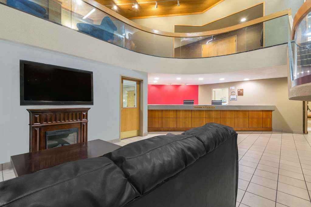 Ramada by Wyndham Columbus North - photo 2