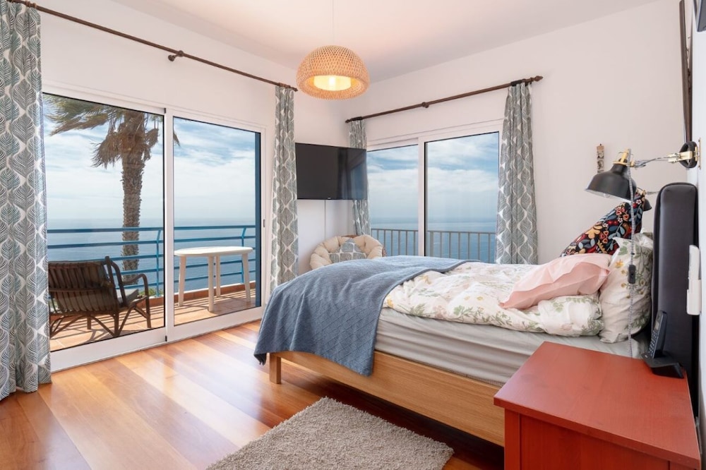 Sea Sky House By Holiday Rental Madeira — 4-Star Luxury Hotel in Ribeira Brava, Portugal