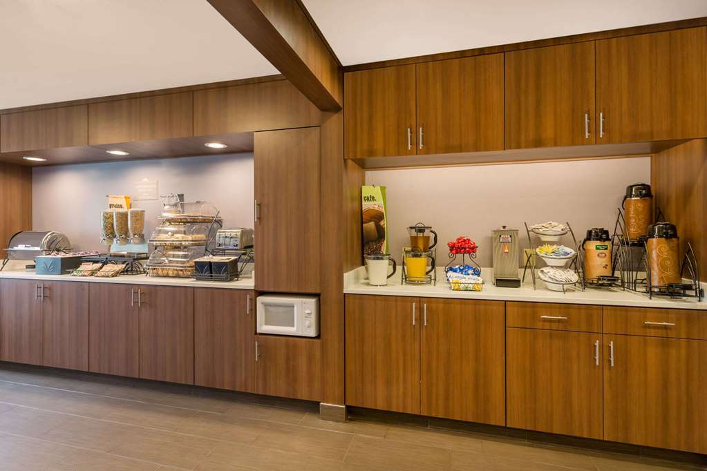 Microtel Inn & Suites by Wyndham Richmond Airport - photo 17